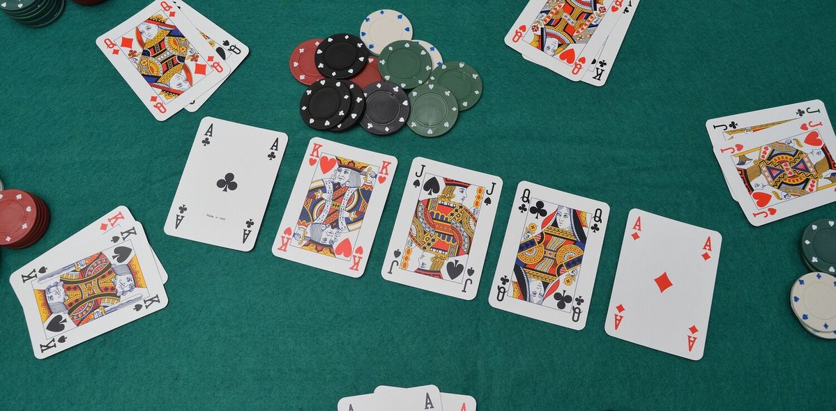 Royal x Casino کیسینو میں پوکر گیمز